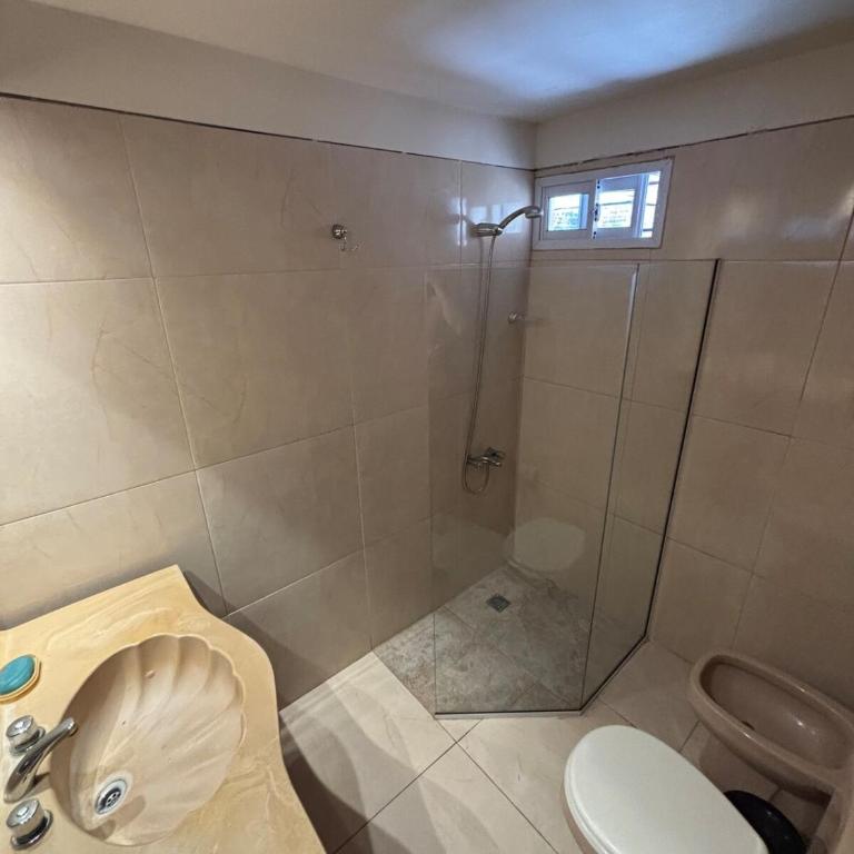 Excellent property, 6 blocks from the beach - Three-Bedroom House - 10