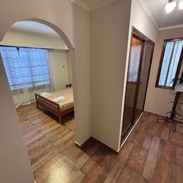 Excellent property, 6 blocks from the beach - Three-Bedroom House - 11