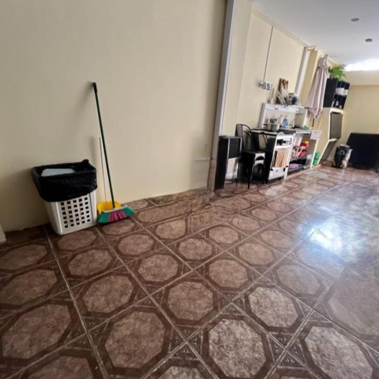 Excellent property, 6 blocks from the beach - Three-Bedroom House - 13