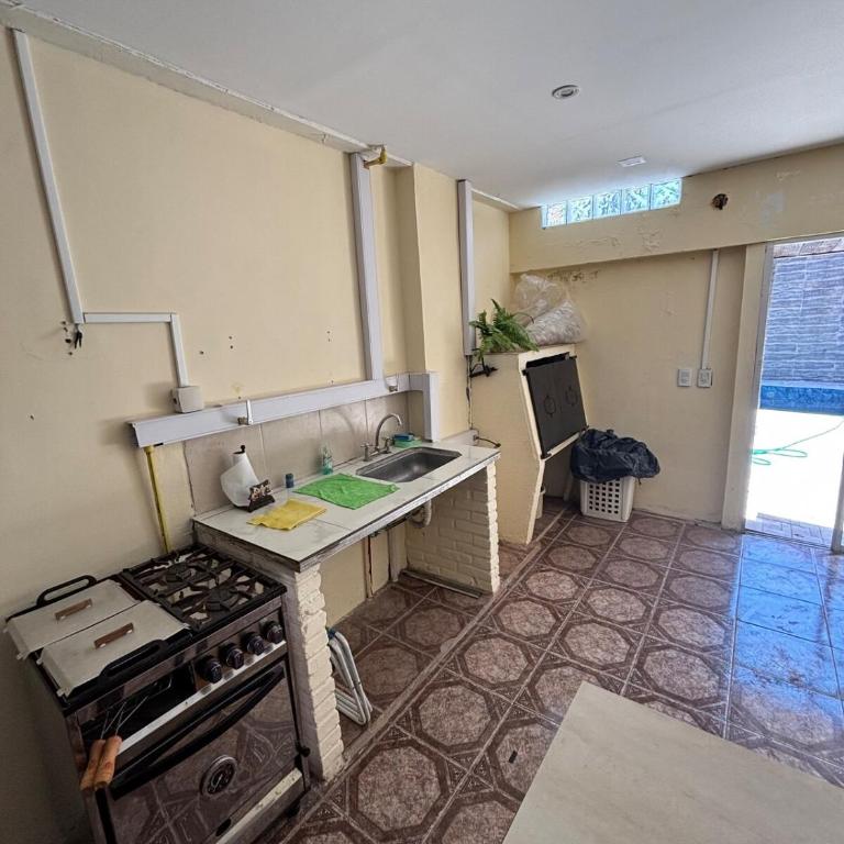 Excellent property, 6 blocks from the beach - Three-Bedroom House - 15