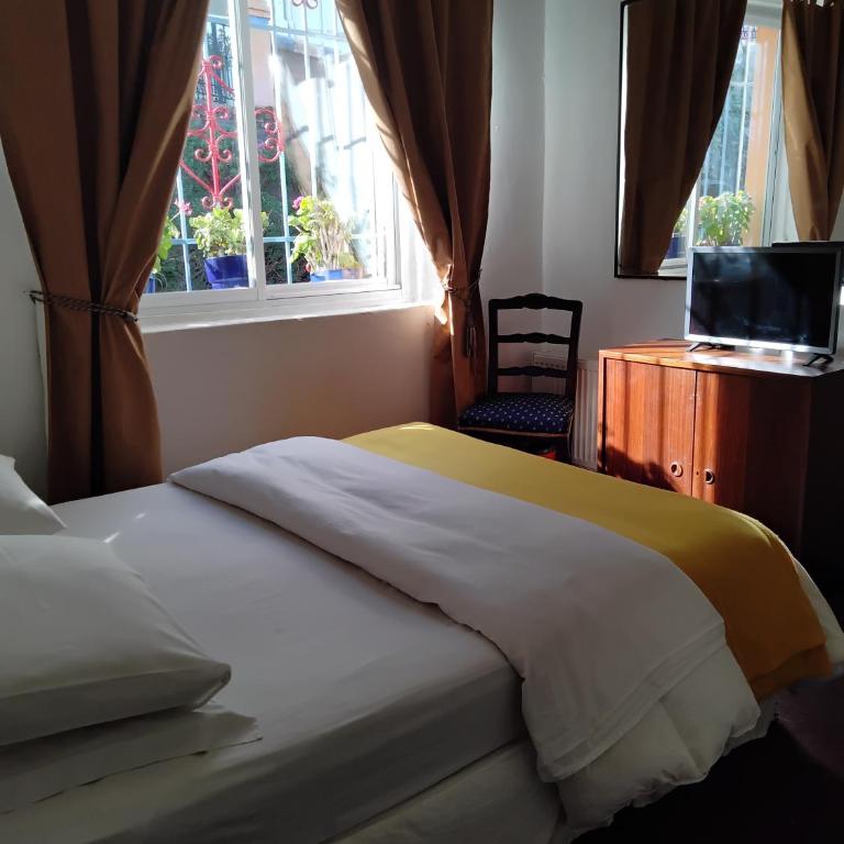 De Gino Hostal - Double Room with Private Bathroom - 2