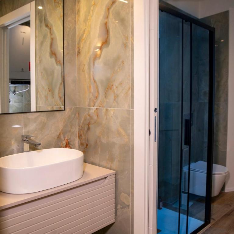 Perla sul Lago - LuxuryApartment - Arona centre - Appartamento con 3 Camere da Letto - 18