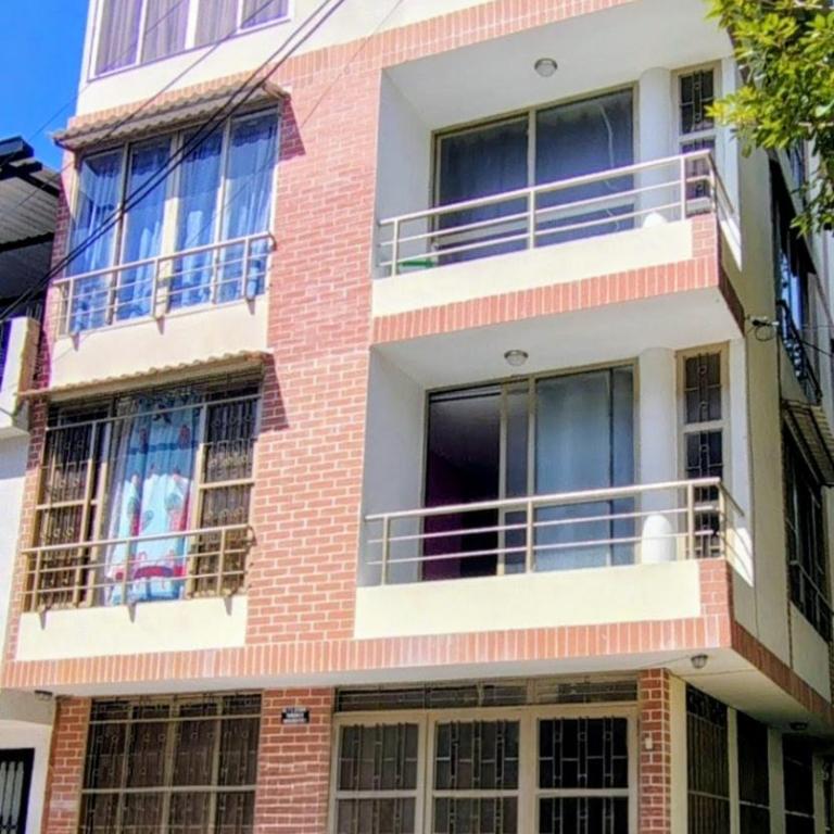 Apartamento amoblado alquiler por noches, fin de semana, meses, ubicado en Ibagué 4 piso totalmente independiente - Apartamento de 2 dormitorios - 1