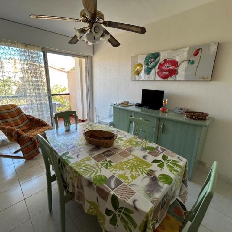 Appartement pour 4 à 150m de la plage avec parking - FR-1-837-70 - Appartement - 2