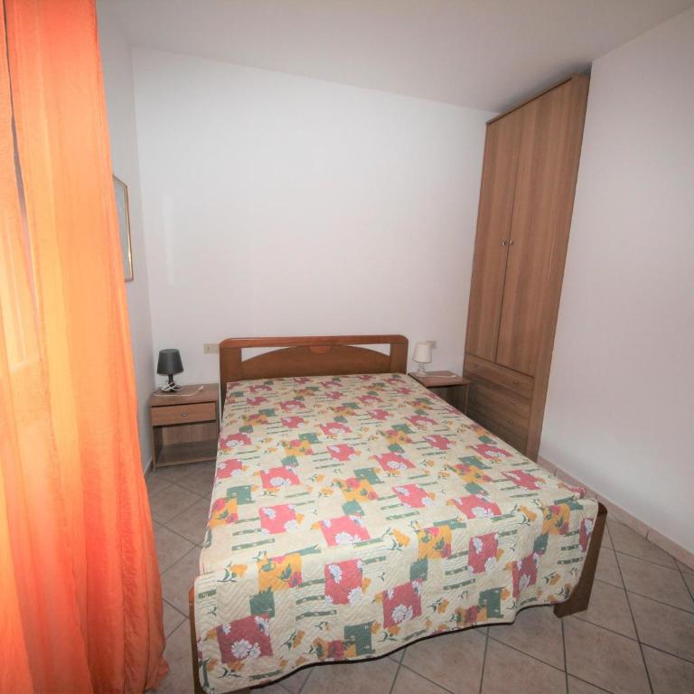 2 Bedroom Apartment in Viale dei Pini - Appartamento con 2 Camere da Letto - 4