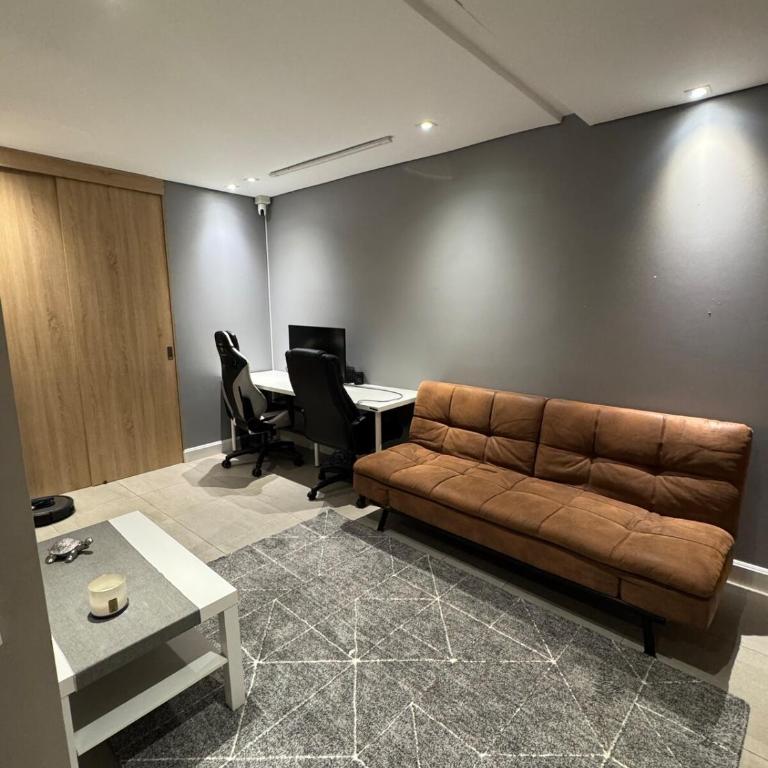 Spacious quiet and beautiful country house - Villa - 18