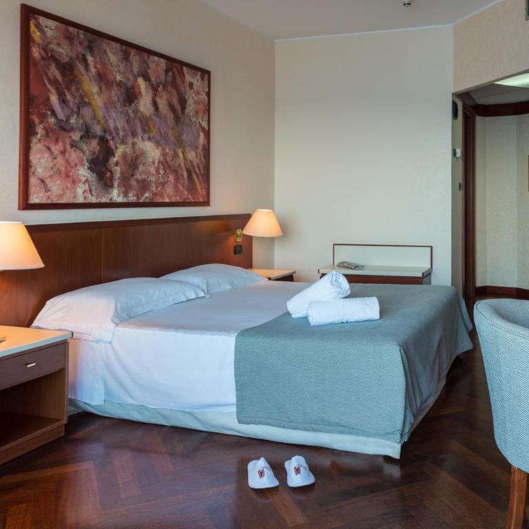 Splendid Hotel La Torre - Deluxe Suite with Sea View - 5