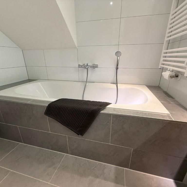 Haus Dienten Apartments nahe den Bergbahnen mit HochkönigCard - Apartment mit 2 Schlafzimmern mit Balkon und Terrasse - 12