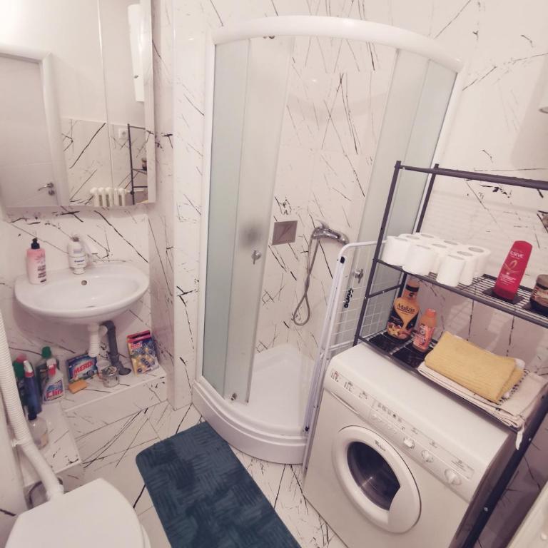 Art Studio - One-Bedroom Apartment - 7