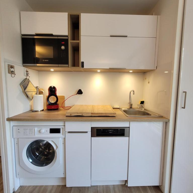 200m de la mer Piscine WIFI T3 38 m2 6 pers 2 chambres Ascenseur - Appartement 2 Chambres - 11