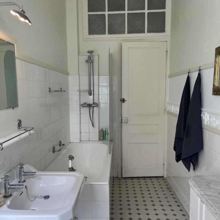 Beautiful garden apartment steps from the beach - Appartement 2 Chambres - 17