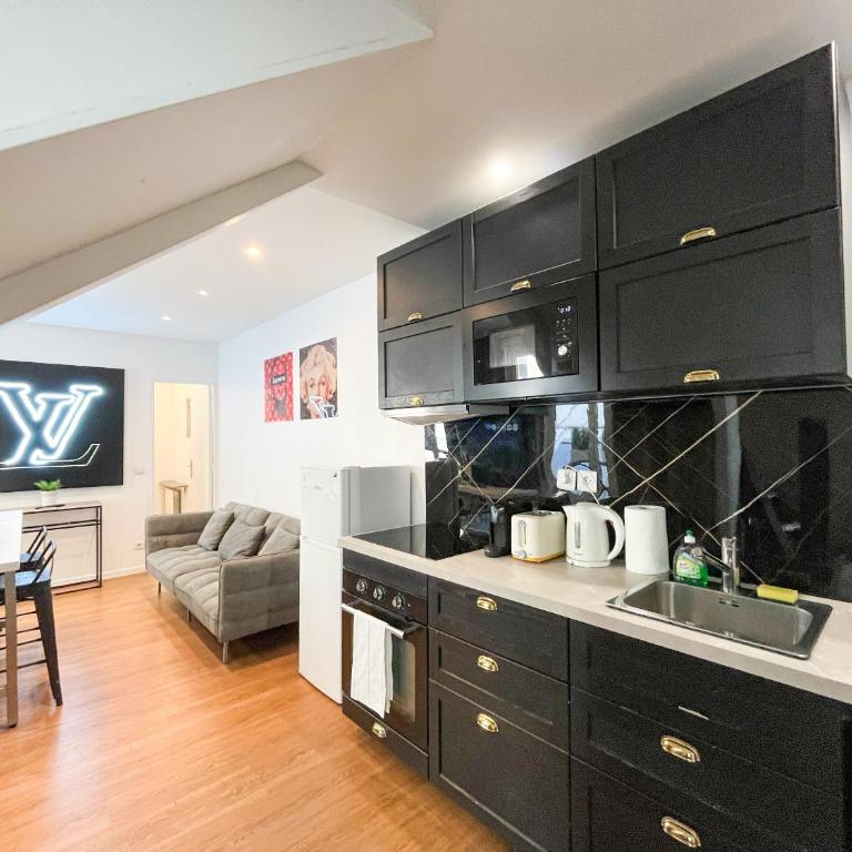 UrbanFlat 115 - Grand Duplex dans le centre de Paris - Apartment - 5