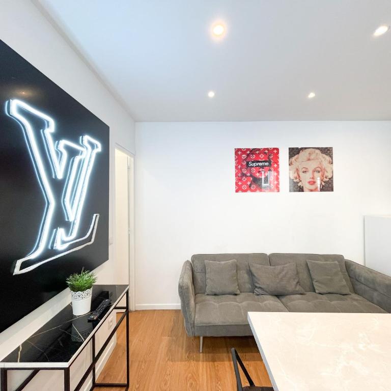 UrbanFlat 115 - Grand Duplex dans le centre de Paris - Apartment - 7