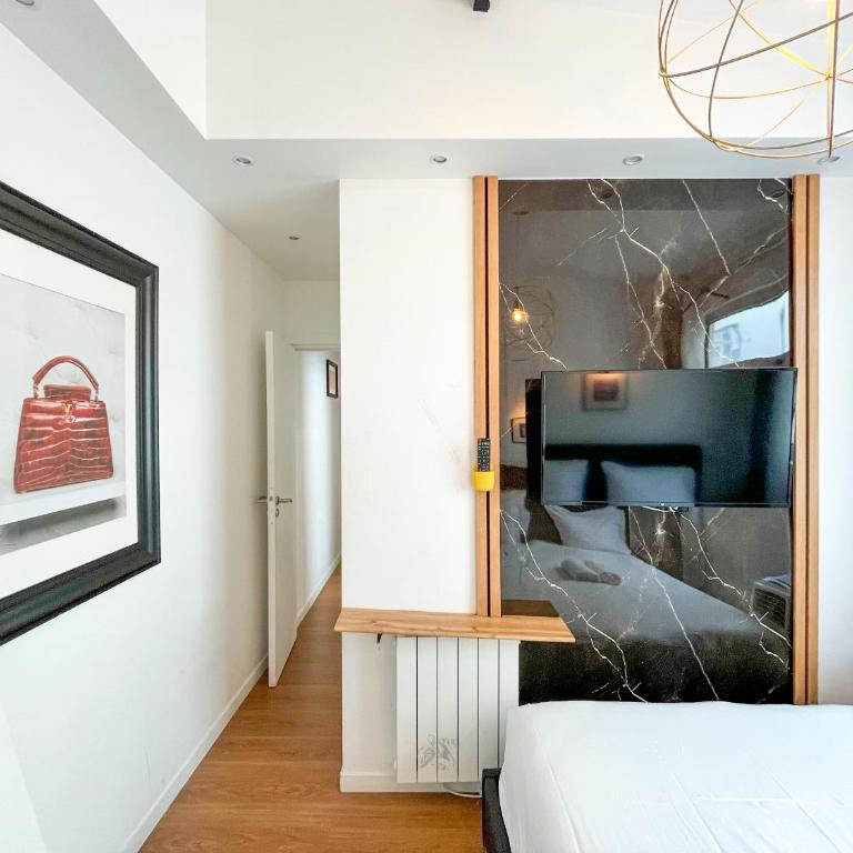 UrbanFlat 115 - Grand Duplex dans le centre de Paris - Apartment - 24