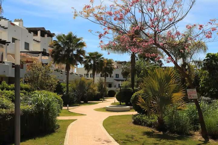 Luxury apartment Sunset Golf with spacious private garden & seaview - Apartamento de 2 dormitorios con terraza y vistas al mar - 28