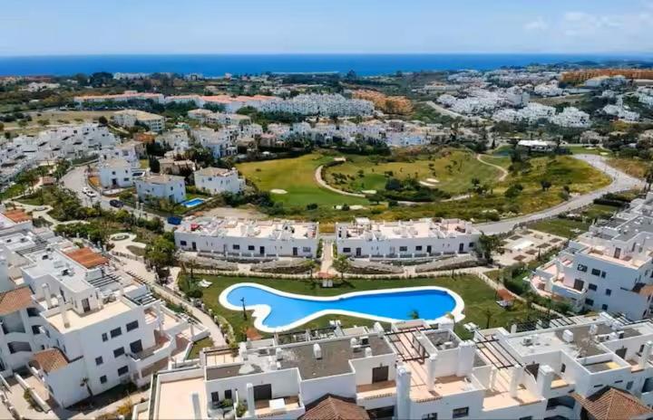 Luxury apartment Sunset Golf with spacious private garden & seaview - Apartamento de 2 dormitorios con terraza y vistas al mar - 29