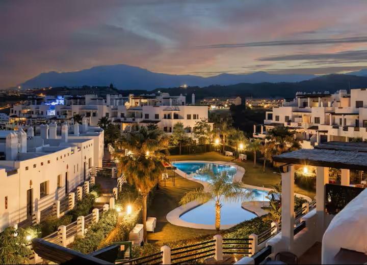 Luxury apartment Sunset Golf with spacious private garden & seaview - Apartamento de 2 dormitorios con terraza y vistas al mar - 30