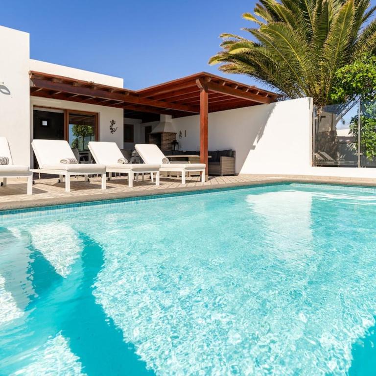3 bedroom villa with pool and jacuzzi - Casa - 11