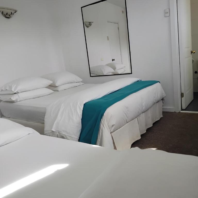 De Gino Hostal - Triple Room with Bath - 4