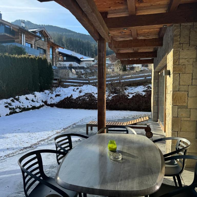 Mountain Lodge Leogang- Luxus Apartement, Terrasse, Garten, Kamin - Apartment mit 3 Schlafzimmern - 24