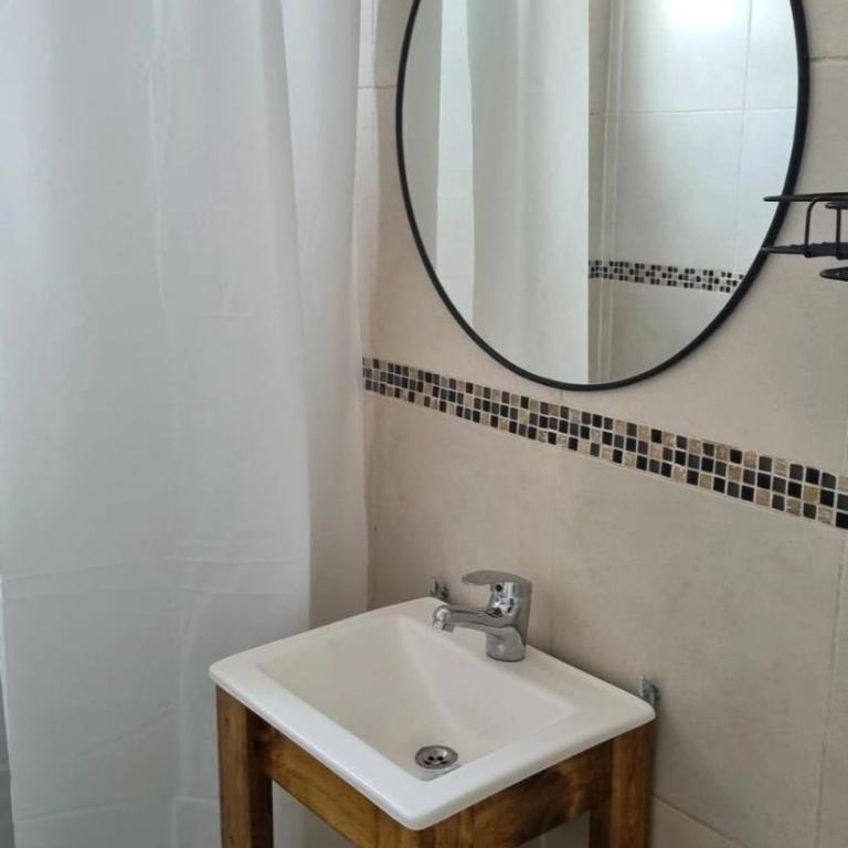 Depto Güemes a 7 cuadras de la playa, PB, con patio - Apartamento de 2 dormitorios - 9
