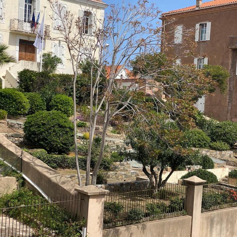 Calvi apartment 75 m2 city center - Appartement - 38