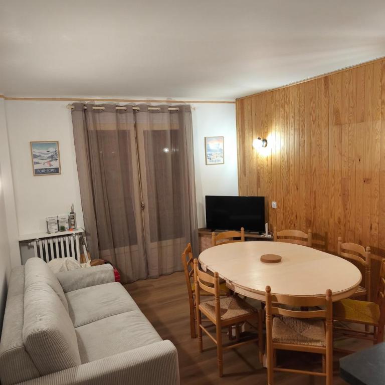 Altitude 1690 - Spacieux T2 avec balcon et la plus belle vue de Font-Romeu - Appartement - 14