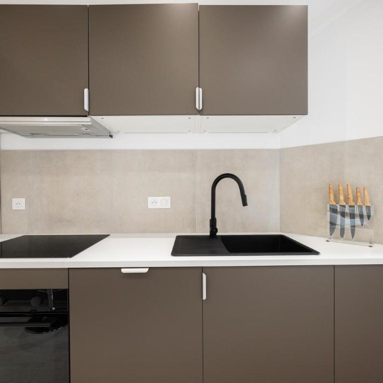 Charmant deux pièces rénové au coeur de la vieille ville AC - Apartamento de 1 dormitorio - 3