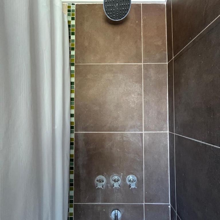 Departamento 3 amb zona Güemes con cochera cubierta - Apartamento de 2 dormitorios - 7