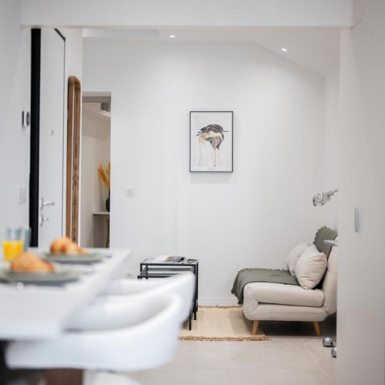 Charmant deux pièces rénové au coeur de la vieille ville AC - Apartamento de 1 dormitorio - 15