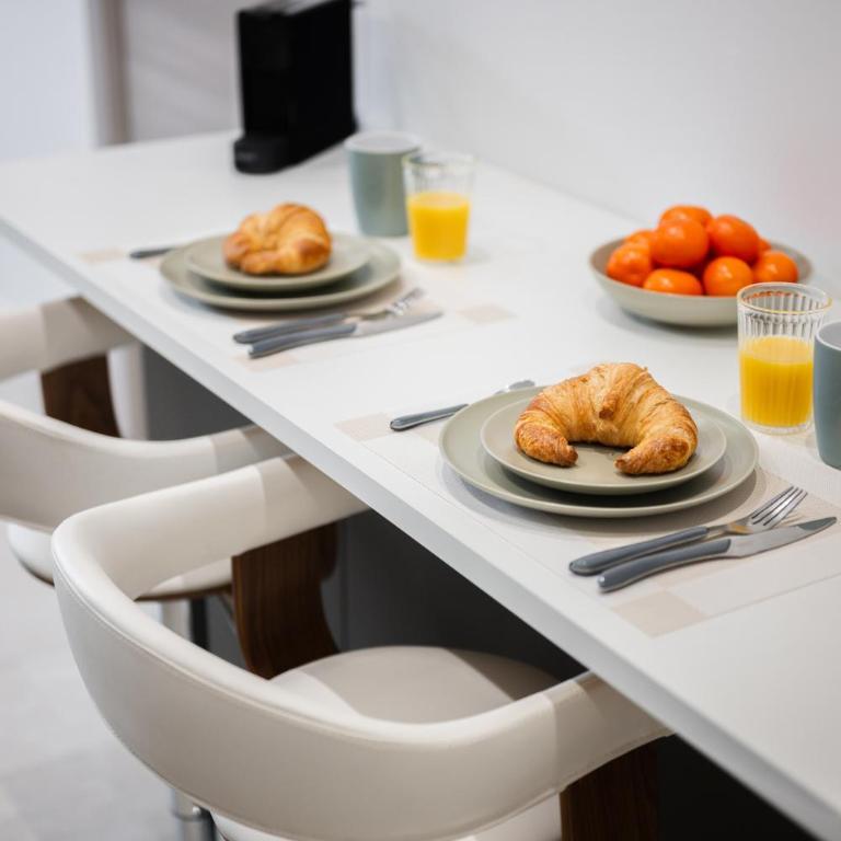 Charmant deux pièces rénové au coeur de la vieille ville AC - Apartamento de 1 dormitorio - 16