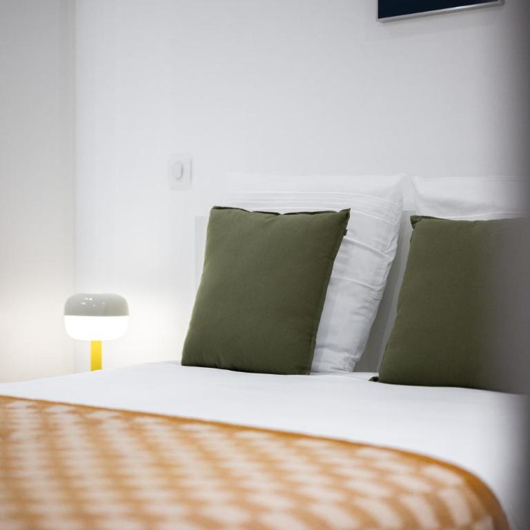 Charmant deux pièces rénové au coeur de la vieille ville AC - Apartamento de 1 dormitorio - 19