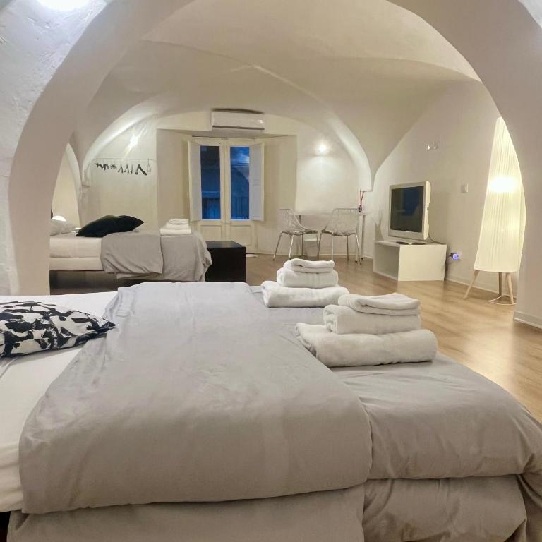 VagaLuna Short Stay - Quadruple Room with Private Bathroom - 5