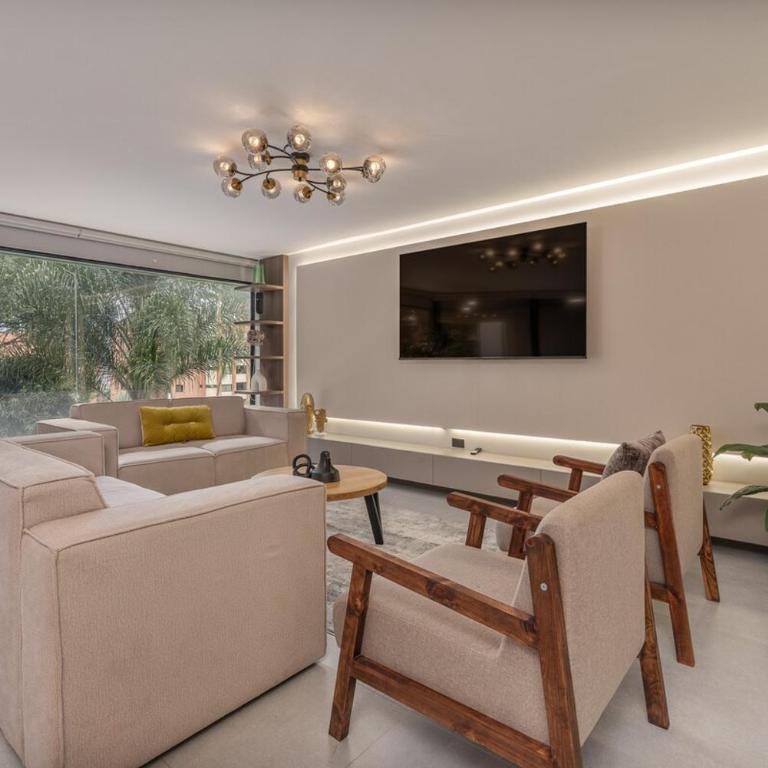 Amazing apartment with Private Luxury Sauna Jacuzzi Steam Room Pool Table - Apartment with Garden View - 30