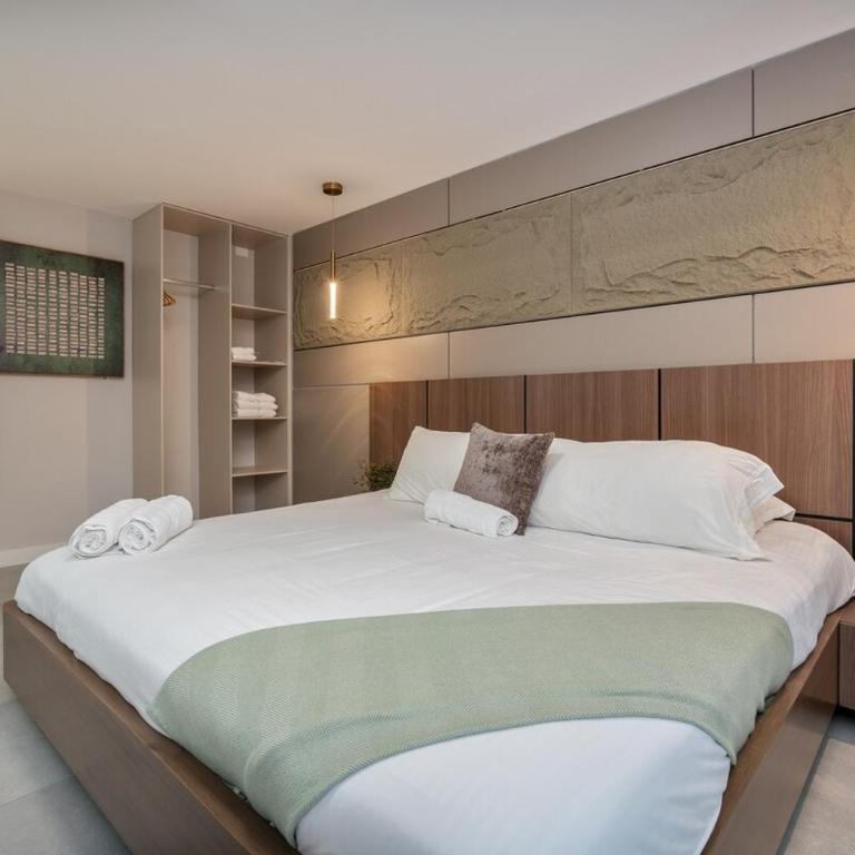 Amazing apartment with Private Luxury Sauna Jacuzzi Steam Room Pool Table - Apartment with Garden View - 32