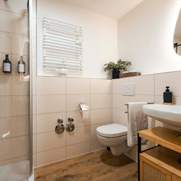 Boutique-Studio I Zentral I Parkplatz I Waschtrockner I inkl aktivCARD - 130 Gratis-Erlebnisse - Apartment mit 1 Schlafzimmer - 15