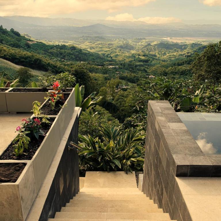 Casa Margarita Loft - Three-Bedroom Villa - 10