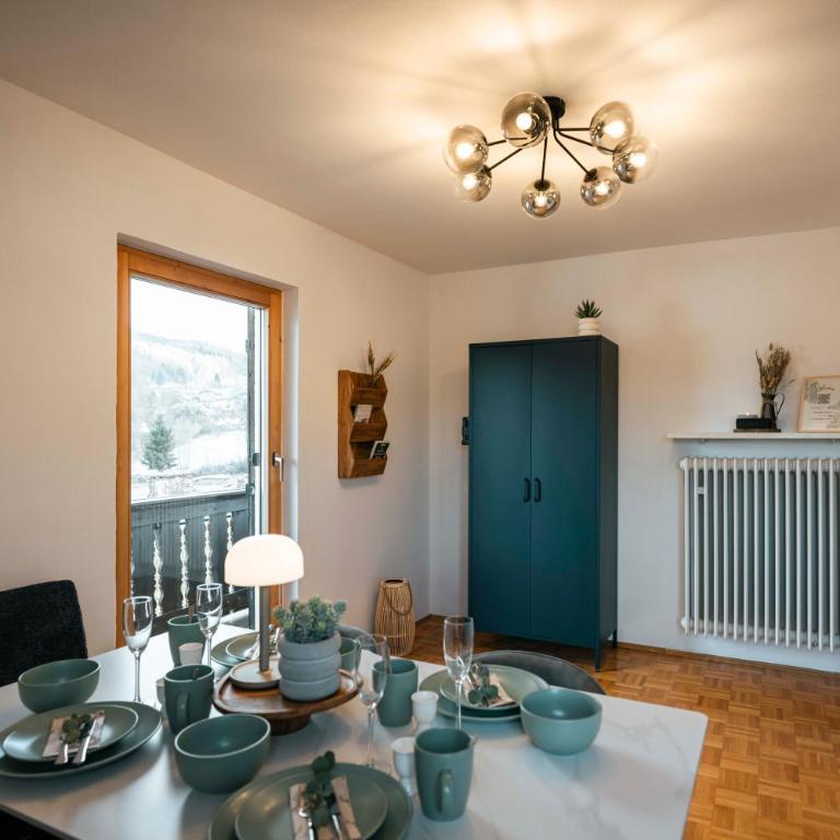 Bergblick & Altbau-Charme I 2 Balkone I aktivCARD - 130 Erlebnisse inklusive I Parkplatz - Apartment mit 2 Schlafzimmern - 18