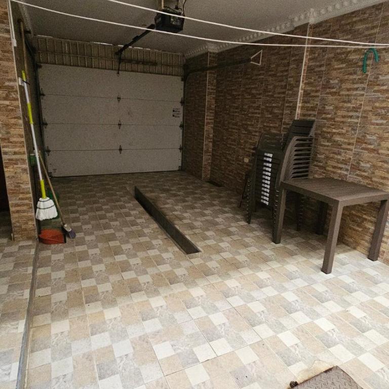 Espectacular casa de 3 pisos con zona social en azotea - Three-Bedroom House - 14