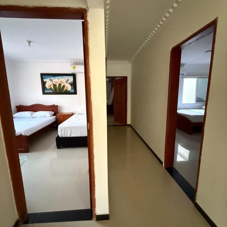 Espectacular casa de 3 pisos con zona social en azotea - Three-Bedroom House - 30