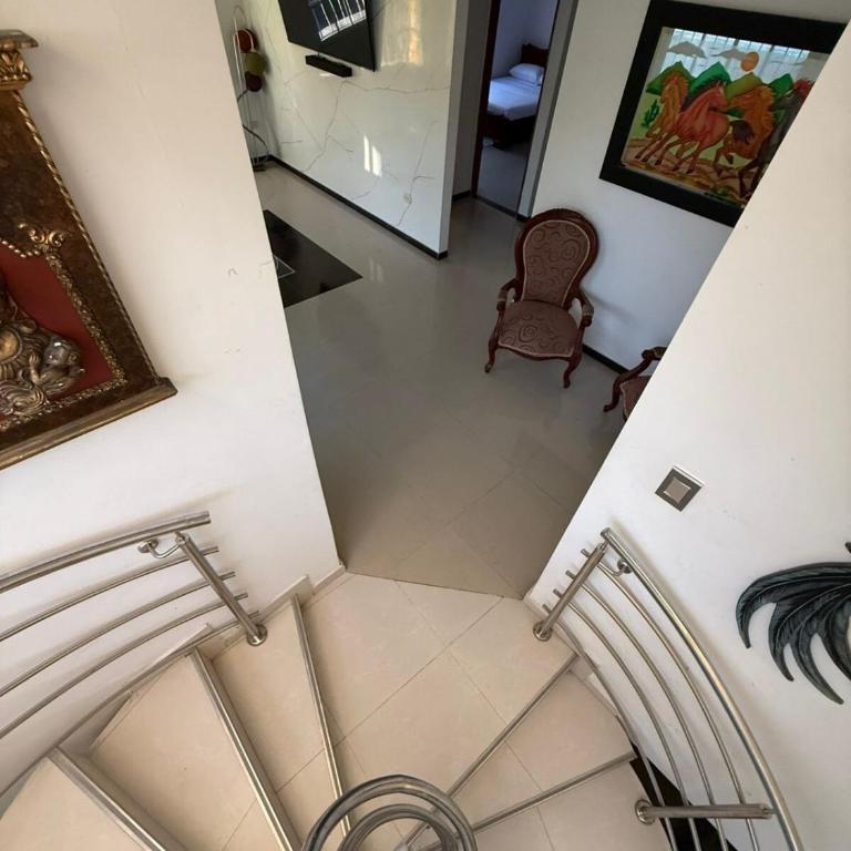 Espectacular casa de 3 pisos con zona social en azotea - Three-Bedroom House - 31