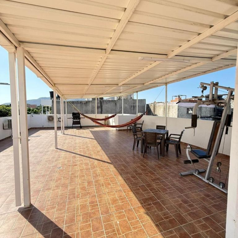 Espectacular casa de 3 pisos con zona social en azotea - Three-Bedroom House - 38