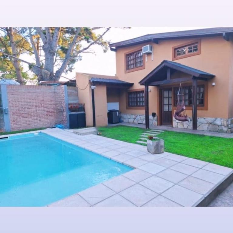 Depto con pileta zona Golf - Two-Bedroom Apartment - 1