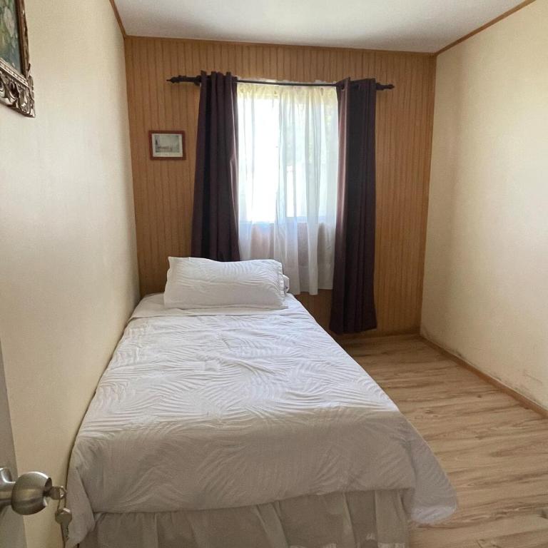 Casa con acceso directo al lago y hermosas vistas - Three-Bedroom Home - 11