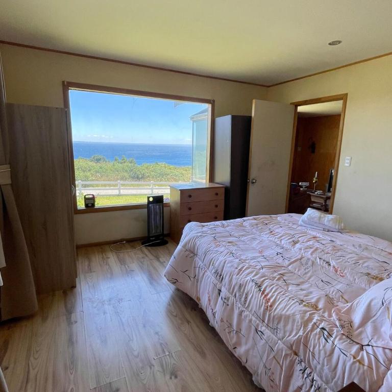 Casa con acceso directo al lago y hermosas vistas - Three-Bedroom Home - 13