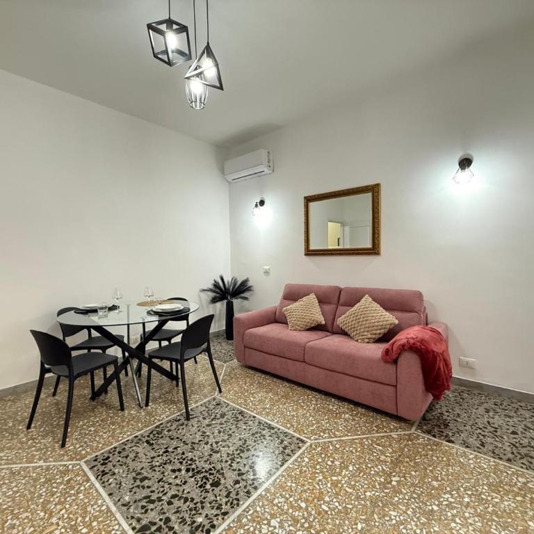 Golden Home - Appartamento con 1 Camera da Letto - 8