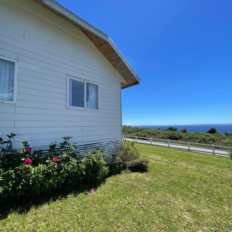 Casa con acceso directo al lago y hermosas vistas - Three-Bedroom Home - 20
