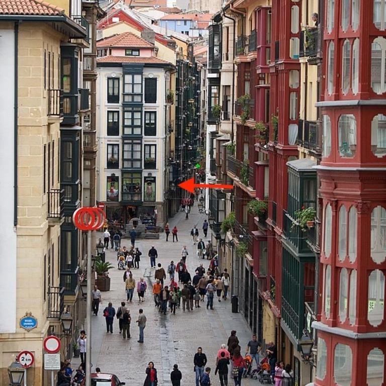 Ongi Etorri to the heart of the Old Town! - Two-Bedroom Apartment - 3