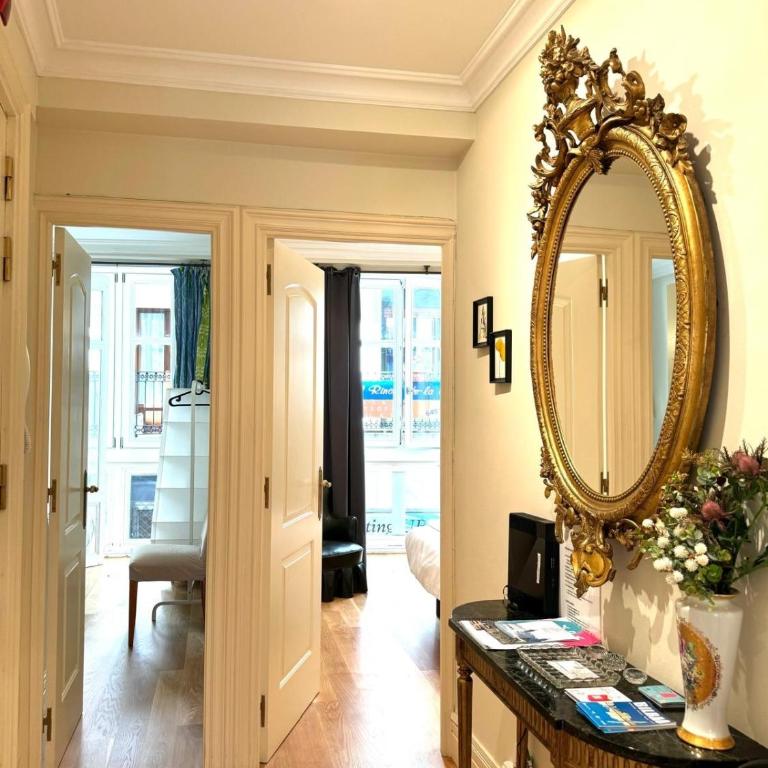 Ongi Etorri to the heart of the Old Town! - Two-Bedroom Apartment - 8