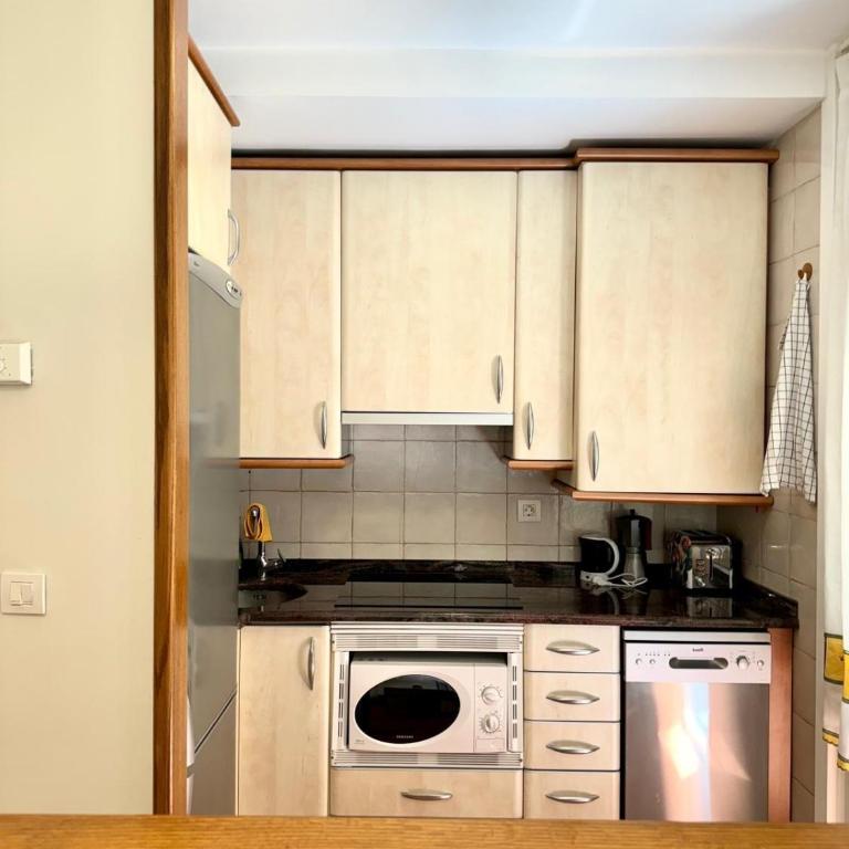 Ongi Etorri to the heart of the Old Town! - Two-Bedroom Apartment - 9